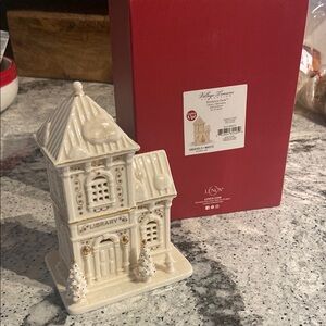 Lenox Mistletoe Park Library